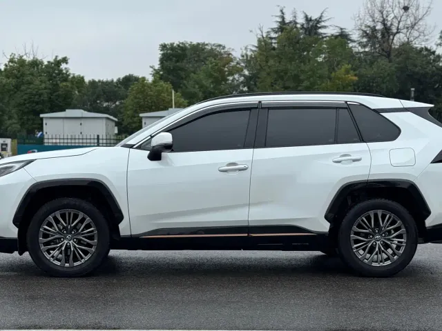 Toyota Wildlander — Фото автомобиля 7
