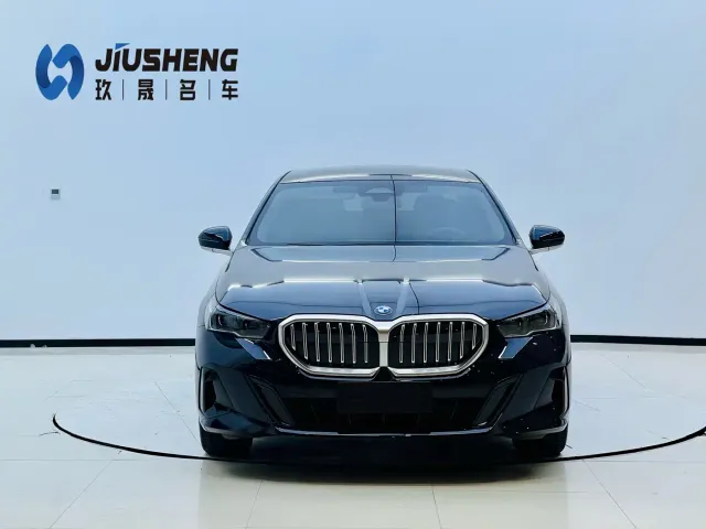 BMW 5 Series — Фото автомобиля 2