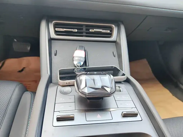 BYD Qin L — Фото автомобиля 12