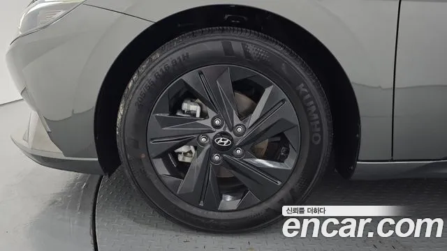 Hyundai AVANTE Avante (CN7) — Фото автомобиля 5