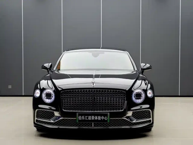 Bentley Flying Spur — Фото автомобиля 5