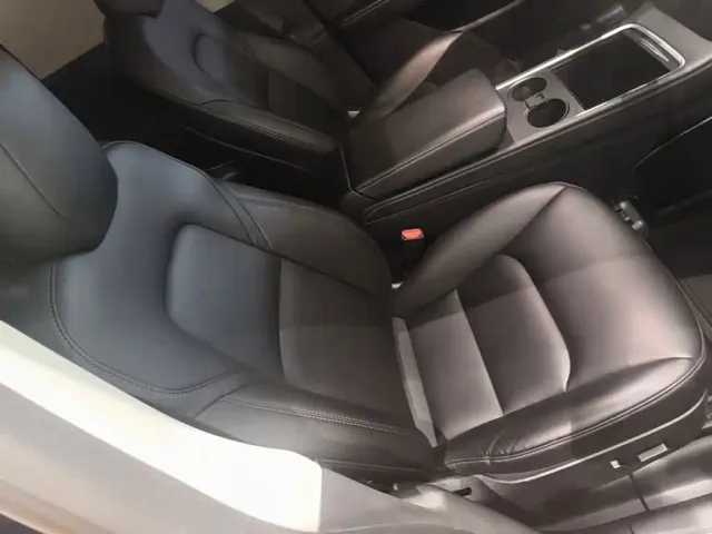 Tesla Model Y — Фото автомобиля 24