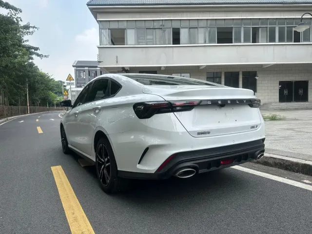 Geely Binrui — Фото автомобиля 6