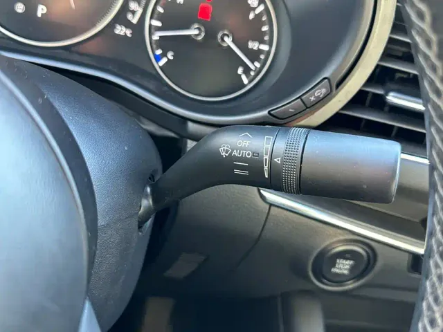 Mazda Axela — Фото автомобиля 25