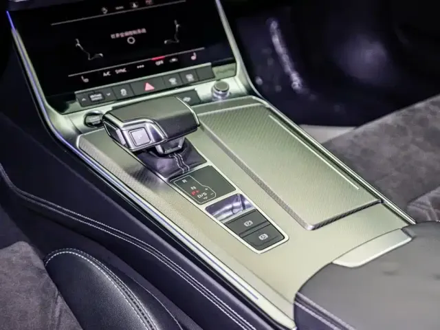 Audi A6L — Фото автомобиля 14