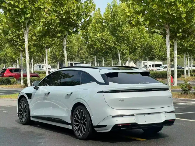 Zeekr 007 GT — Фото автомобиля 8