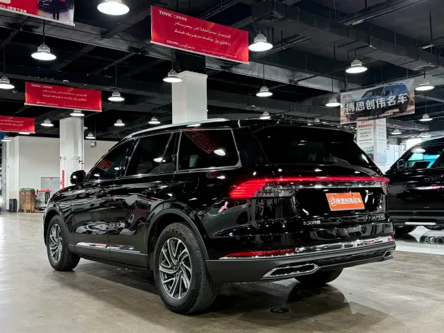 Lincoln Aviator — Фото автомобиля 7