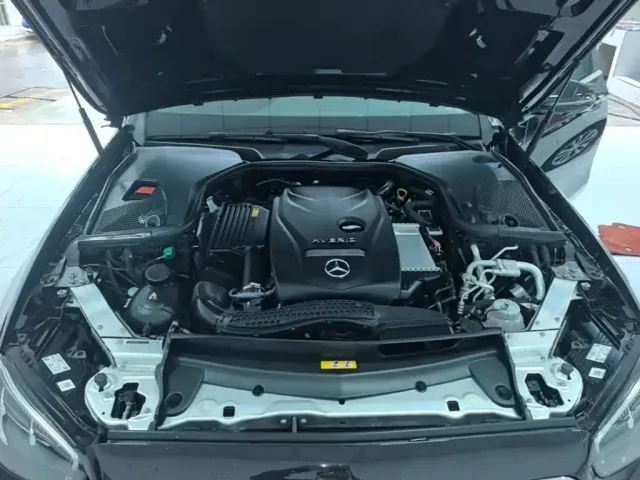 Mercedes-Benz E-Class — Фото автомобиля 19