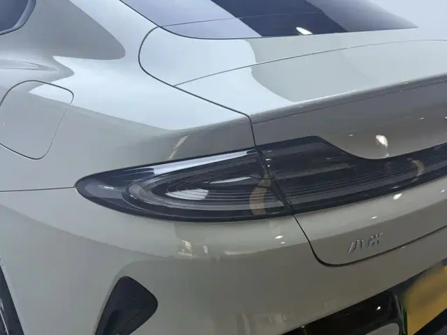 Xiaomi SU7 — Фото автомобиля 7
