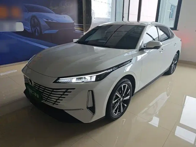 Фотография автомобиля — Changan Eado