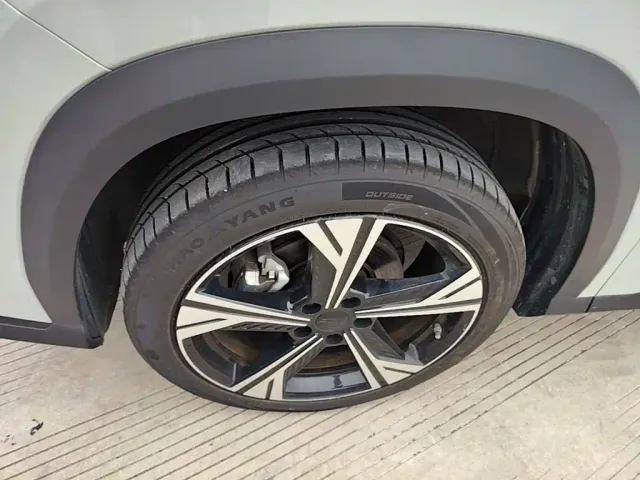 Geely Boyue — Фото автомобиля 22