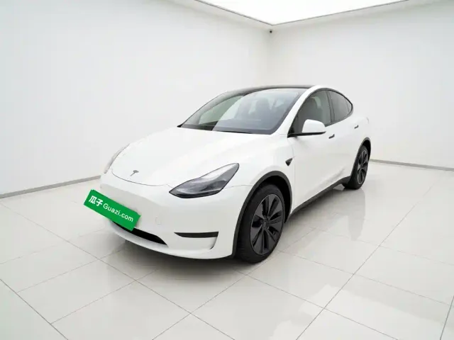 Фотография автомобиля — Tesla Model Y