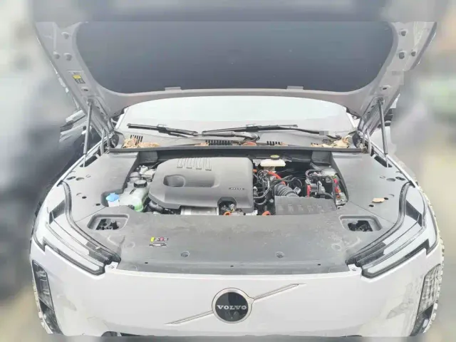 Volvo XC70 Plug-in Hybrid — Фото автомобиля 3