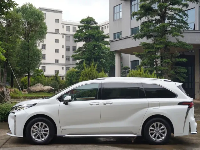 Toyota Granvia — Фото автомобиля 5