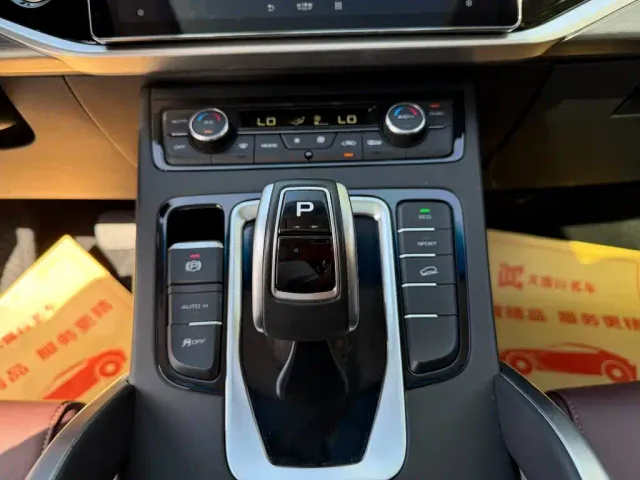 Geely Boyue — Фото автомобиля 9