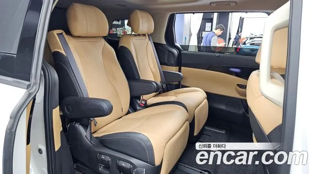 Kia Canival Carnival 4 поколение Бензин 7 мест Signature — Фото автомобиля 11