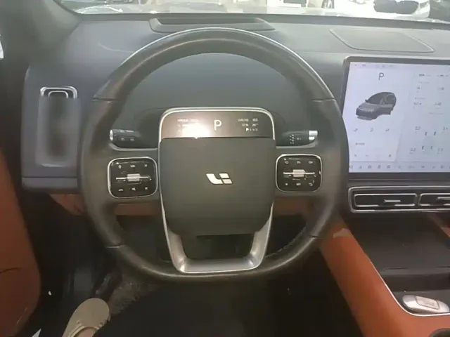 Li Auto L7 — Фото автомобиля 10