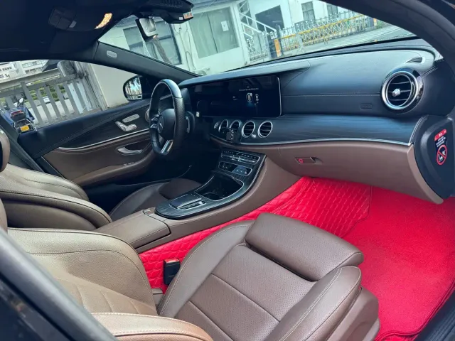 Mercedes-Benz E-Class — Фото автомобиля 12