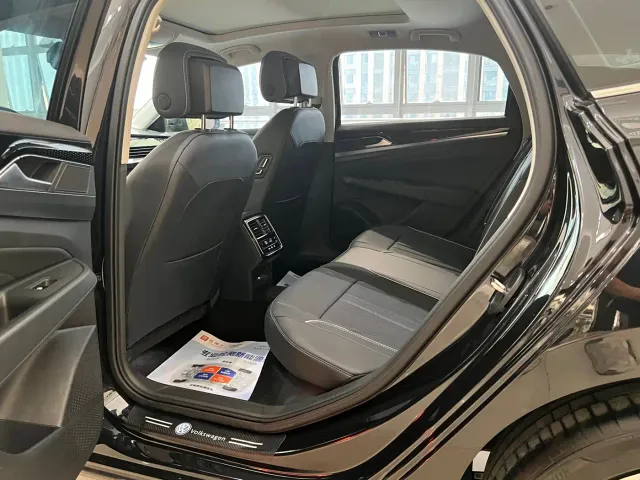 Volkswagen Passat — Фото автомобиля 15