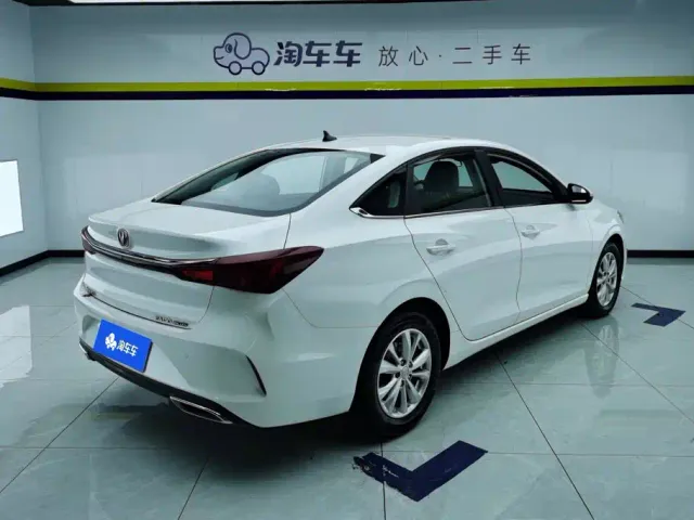 Changan Eado — Фото автомобиля 3