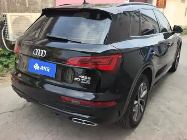 Audi Audi Q5L 2025 45th Anniversary Edition 40 TFSI Luxury Sport — Фото автомобиля 3