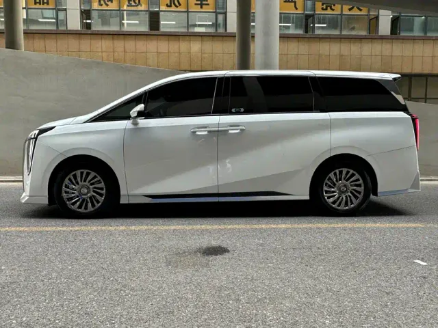 GAC Trumpchi M8 — Фото автомобиля 3