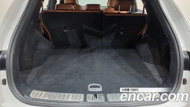 Genesis GV70 — Фото автомобиля 25