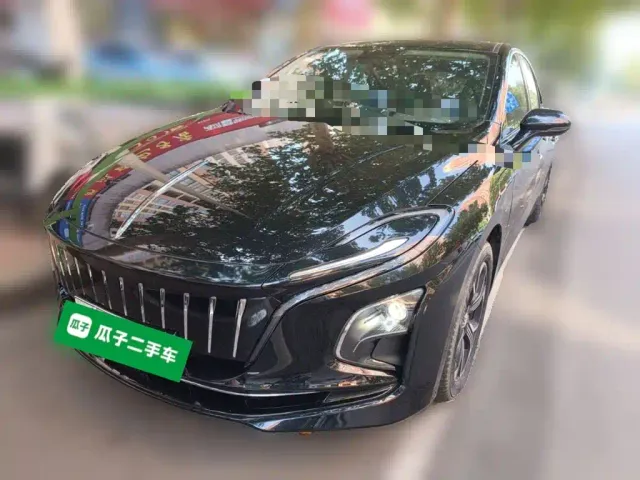 Фотография автомобиля — Hongqi E-QM5