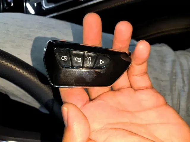 Roewe i6 MAX EV — Фото автомобиля 8