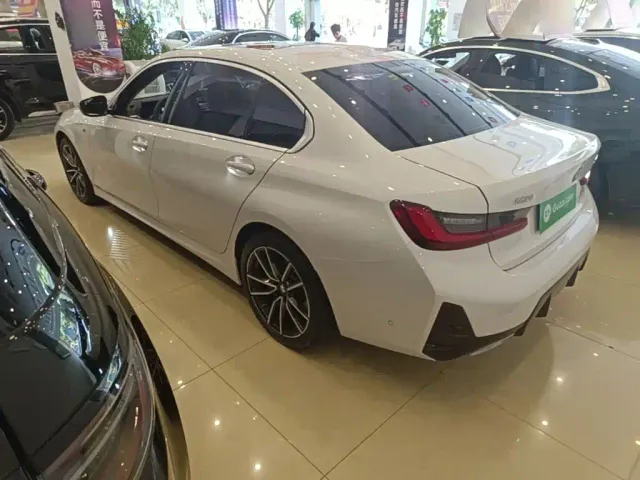 BMW 3 Series — Фото автомобиля 4