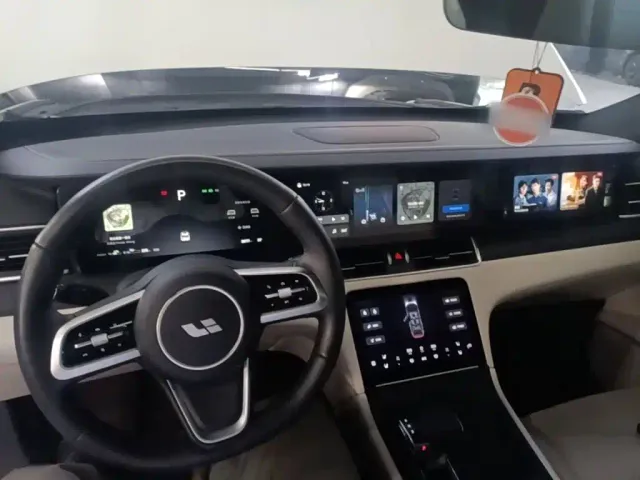 Li Auto ONE — Фото автомобиля 9