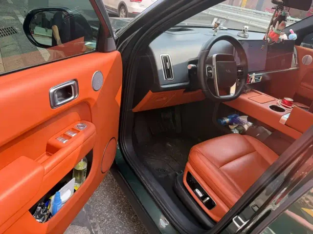 Li Auto L8 — Фото автомобиля 7