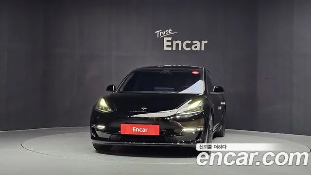 Tesla Model 3 — Фото автомобиля 3