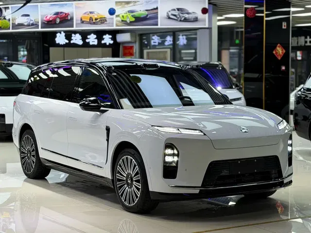 Nio ES8 — Фото автомобиля 3