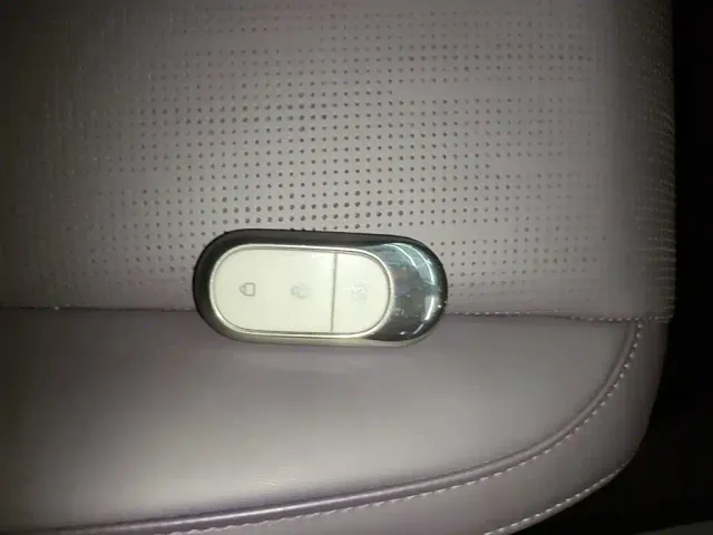 Leapmotor B10 — Фото автомобиля 12