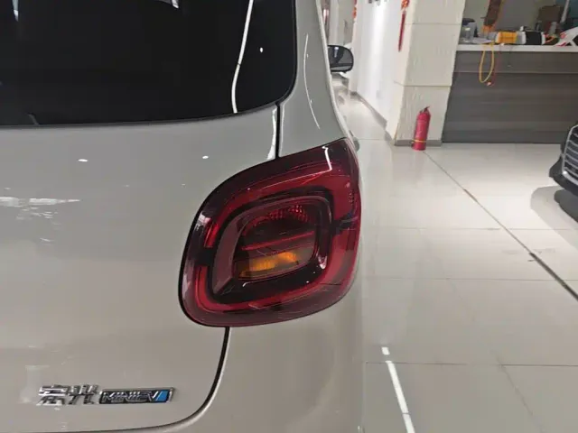 Wuling Hongguang Mini EV — Фото автомобиля 7
