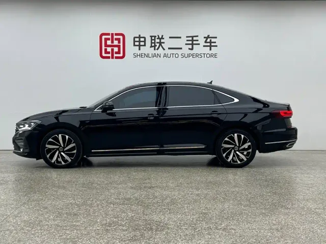 Volkswagen Passat — Фото автомобиля 3