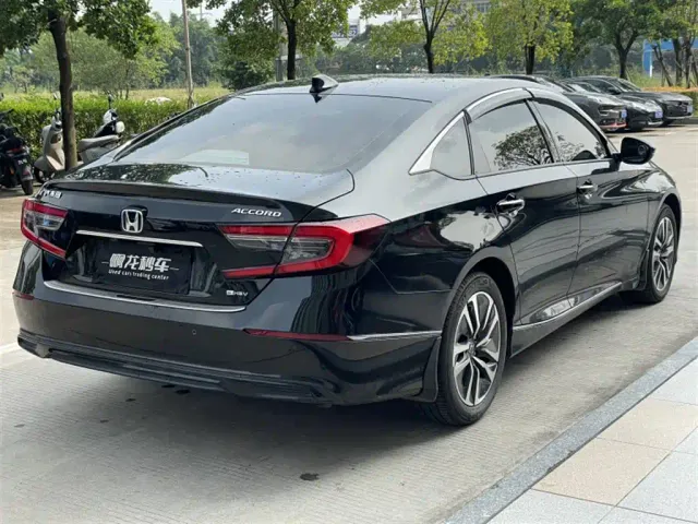 Honda Accord — Фото автомобиля 9
