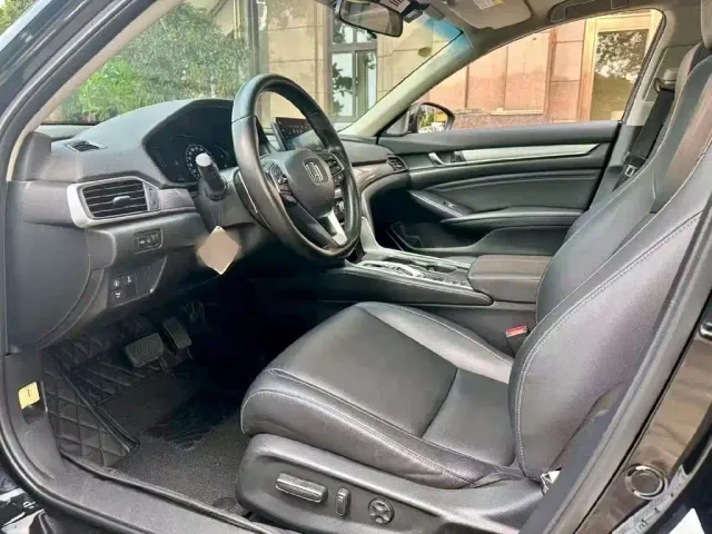 Honda Accord — Фото автомобиля 14