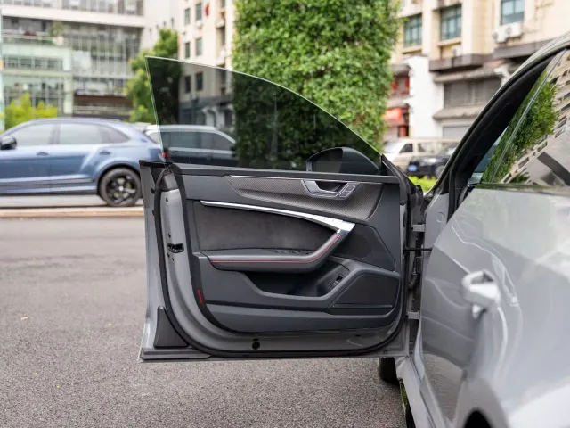 Audi RS 7 — Фото автомобиля 13