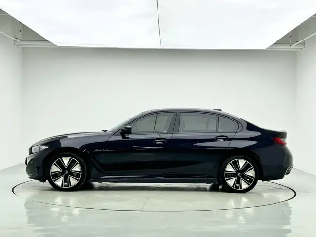 BMW i3 — Фото автомобиля 10