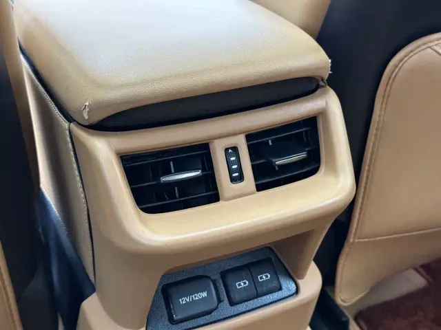 Lexus ES — Фото автомобиля 20