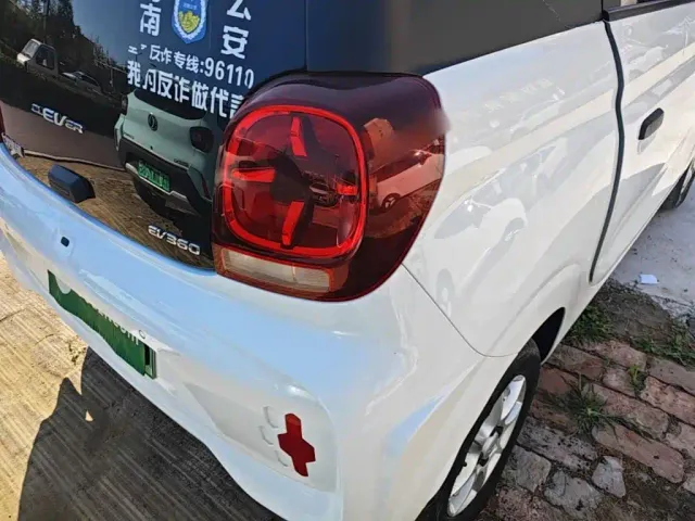 Roewe Clever — Фото автомобиля 7