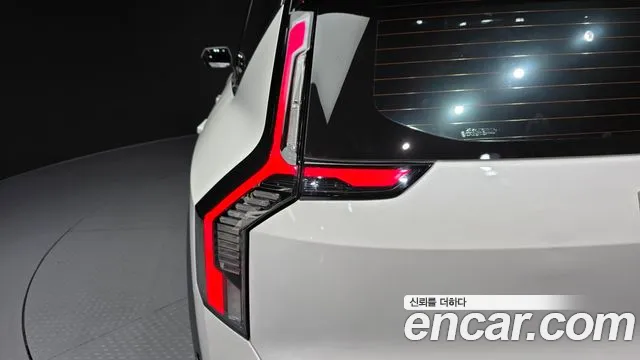 Kia EV9 Long Range 4WD — Фото автомобиля 4