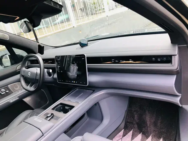 Nio ES8 — Фото автомобиля 22