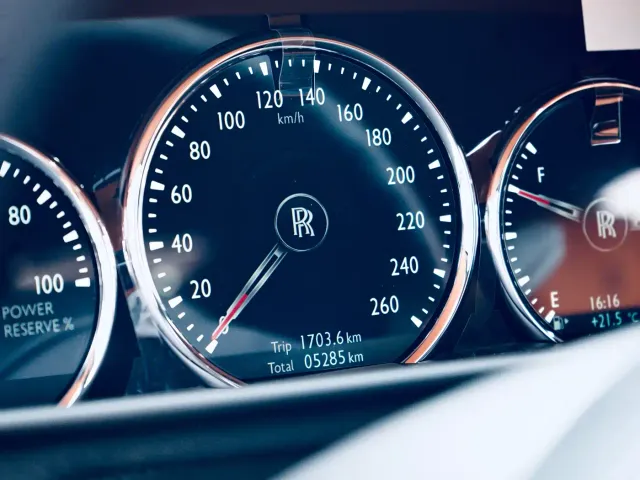 Rolls-Royce Cullinan — Фото автомобиля 11