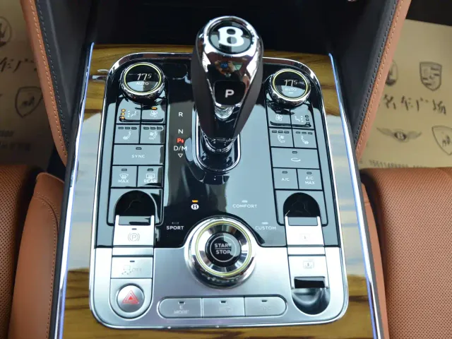 Bentley Flying Spur — Фото автомобиля 11