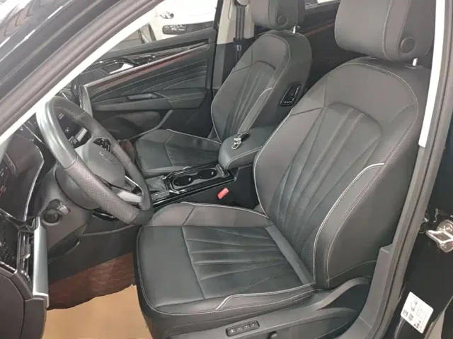 Volkswagen Passat — Фото автомобиля 14