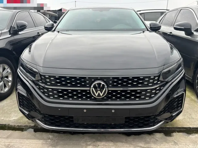 Volkswagen Passat — Фото автомобиля 2