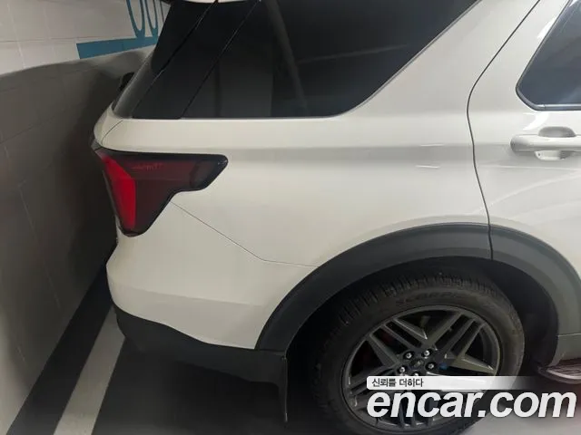 Ford Explorer — Фото автомобиля 20